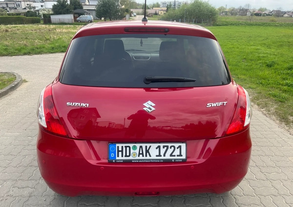 Suzuki Swift cena 23499 przebieg: 143979, rok produkcji 2012 z Czersk małe 631